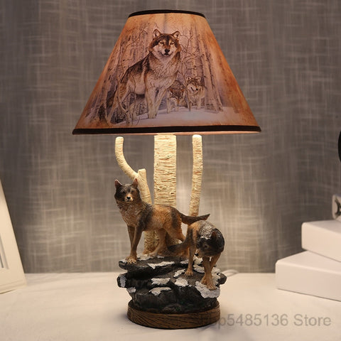 Majestic Resin Wolf Lamp